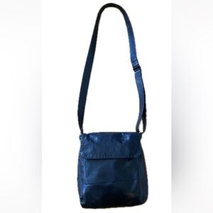 M0851 shiny black leather fold over cross body purse